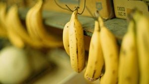 El banano pude ayudar a producir serotonina.