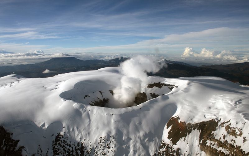 El Servicio Geológico Colombiano monitorea constantemente el volcán Nevado del Ruiz.