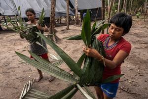 Indígenas Nukak Maku. Asentamiento de Guanapalo. Charras-Departamento del Guaviare Abril 12 de 2022.
Foto: Juan Carlos Sierra-Revista Semana.