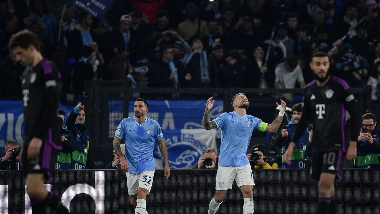 Ciro Immobile celebra tras marcar un penalti durante el partido de ida de octavos de final de la Liga de Campeones de la UEFA entre el Lazio y el Bayern de Múnich en el estadio Olímpico el 14 de febrero de 2024 en Roma.
