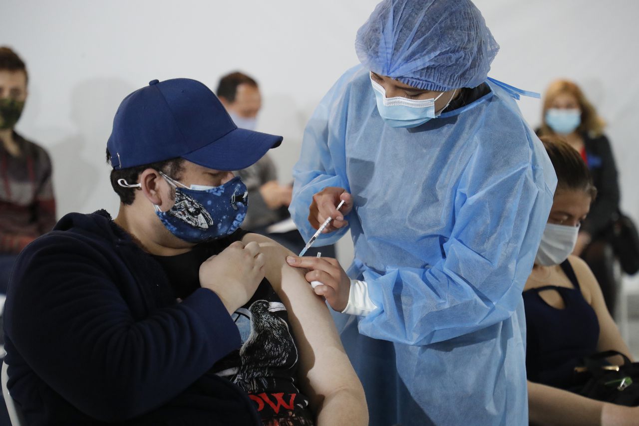 vacunación mayores de 35 años
Punto de vacunación en centros comerciales  vacuna contra covid 19 
Bogota julio 22 del  2021
 Foto Guillermo Torres Reina / Semana