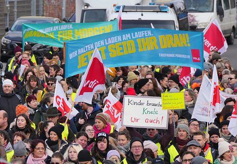 Marcha por el Día de la Mujer 2023 en Hennigsdorf, Alemania.