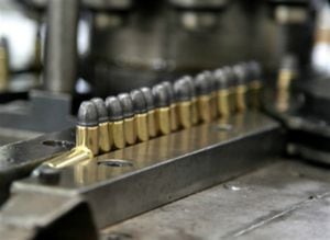Igualmente se produce la llamada munición de defensa personal hecha para revólver y de guerra para fusil. (Foto:Alejandro Acosta)