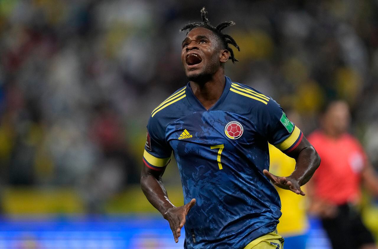 Colombia's Duvan Zapata reacts during a qualifying soccer match against Brazil for the FIFA World Cup Qatar 2022 at Neo Quimica Arena stadium in Sao Paulo, Brazil, Thursday, Nov.11, 2021. (AP Photo/Andre Penner)