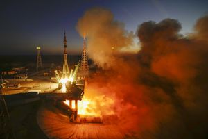 El cohete propulsor Soyuz-2.1a con la nave espacial Soyuz MS-22 que transporta una nueva tripulación a la Estación Espacial Internacional, ISS, despega en el cosmódromo ruso de Baikonur, Kazajstán, el miércoles 21 de septiembre de 2022. El cohete ruso transporta a la NASA el astronauta Frank Rubio, los cosmonautas de Roscosmos Sergey Prokopyev y Dmitri Petelin.