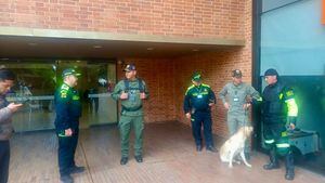 El grupo especializado anti explosivos de la Policía de Bogotá hace presencia en las oficinas administrativas  de la rama judicial