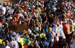 Una fiesta se vivió en el Alpe d'Huez este jueves por la etapa 12 del Tour de Francia 2022