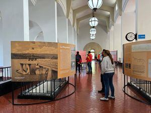 La Empresa de Acueducto y Alcantarillado de Bogotá abrió exposición fotográfica sobre la historia del agua en la capital del país.