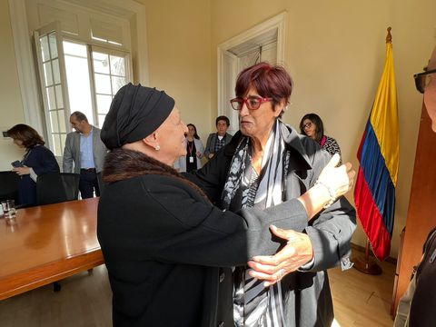 Patricia Ariza, ministra de Cultura, posesionó a la historiadora Ivonne Suárez Pinzón como directora del Archivo General de la Nación.