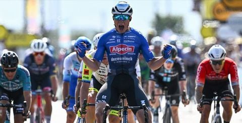 Jasper Philipsen pensó que había ganado la cuarta etapa del Tour de Francia 2022 y celebró por error