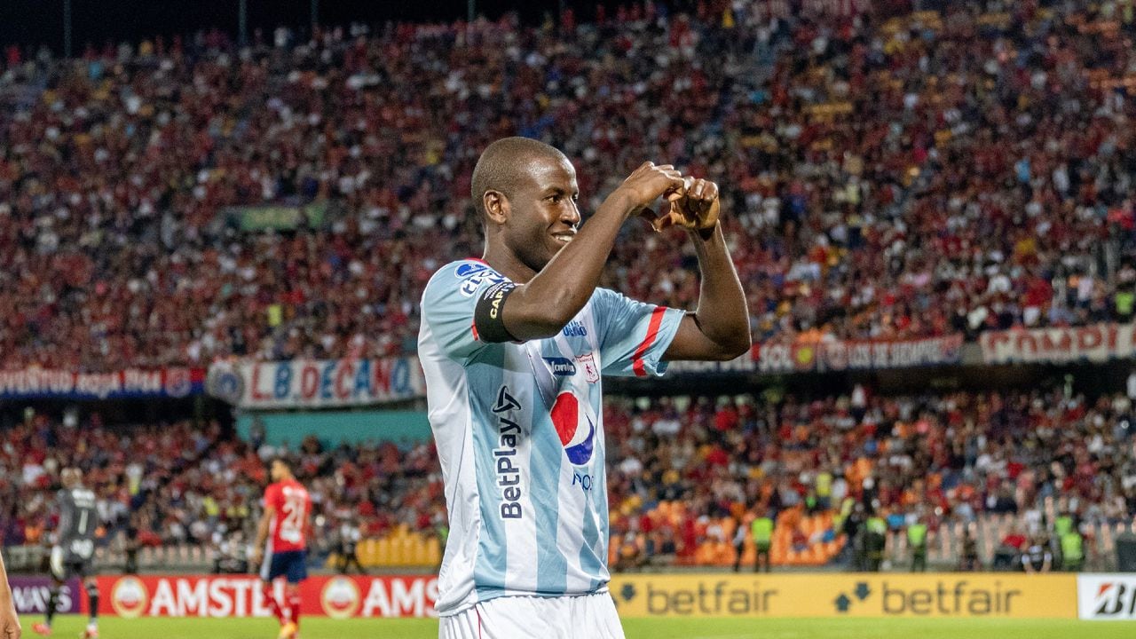 El delantero anotó el único tanto de su equipo en la ida de Copa Sudamericana.