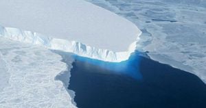 Masas gigantes de hielo que podrían desaparecer por el agua marina.