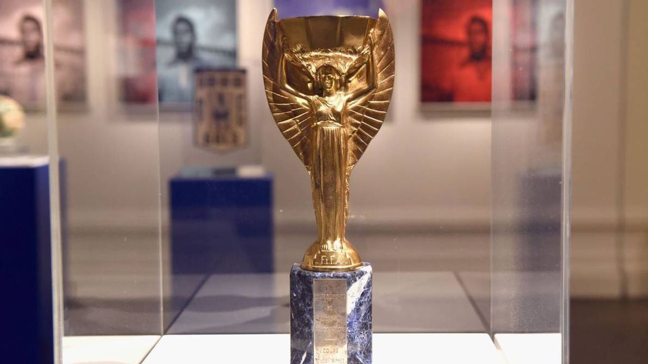 La Copa Jules Rimet fue entregada entre el mundial de Uruguay 1930 y el de México en 1970. Foto: El Universo