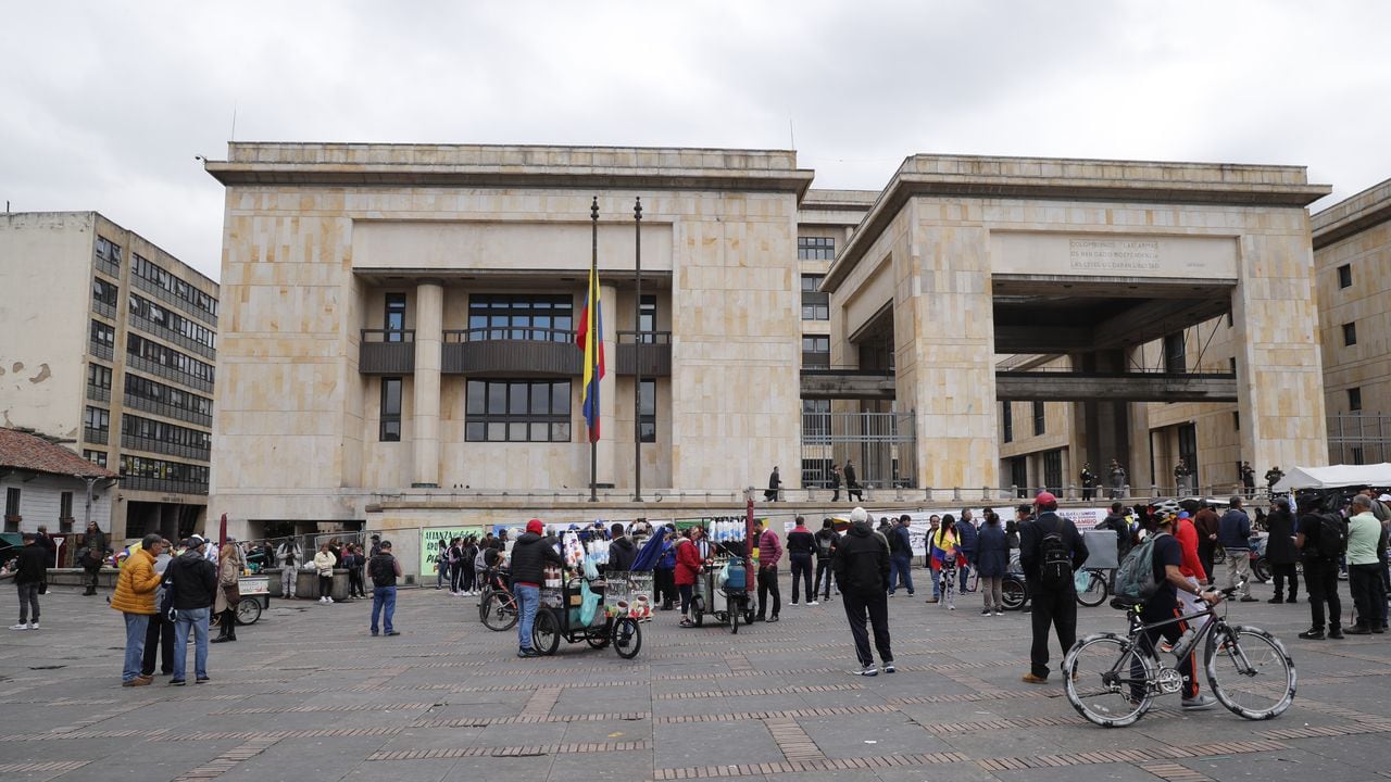 Fecode, manifestación frente a la Corte Suprema de Justicia, convocada por el Presidente Gustavo Petro