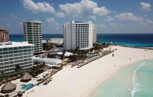 Las playas de Cancún, en México, también respiran otro aire producto de la poca afluencia de turistas por el coronavirus. Foto: Elizabeth Ruiz/ AFP