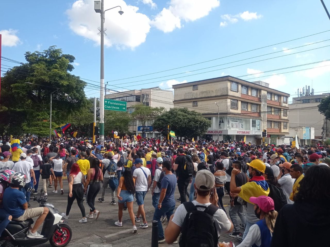 La marcha que partió desde el parque San Pío, se dirigió hacia el sur por la carrera 33. Esto afectó la movilidad en este sector de la ciudad.