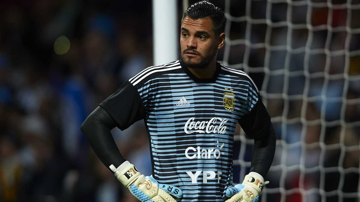 MADRID, SPAIN - MARCH 27: Sergio Romero of Argentina warms up prior to the International Friendly match between Spain and Argentina at Wanda Metropolitano Stadium on March 27, 2018 in Madrid, Spain. (Photo by Getty Images/Quality Sport Images)