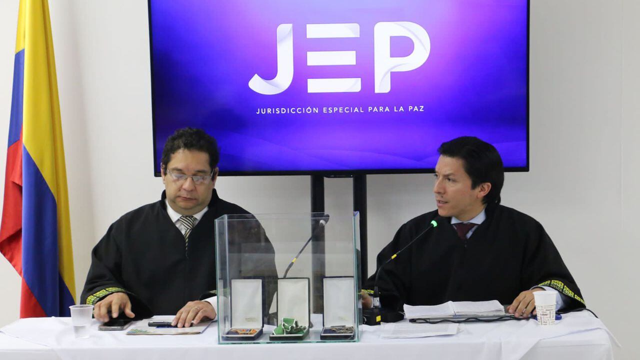 Magistrados Raúl Eduardo Sánchez Sanchez y Oscar Parra de la Jurisdicción Especial para La Paz