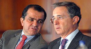 Óscar Iván Zuluaga y Álvaro Uribe.