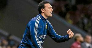 Lionel Scaloni, director técnico de la Selección Argentina, tiene el reto de armar un equipo más allá de Messi. 