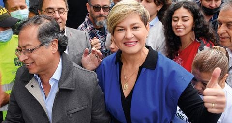 GUSTAVO PETRO Y VERóNICA ALCOcER Pareja presidencial 