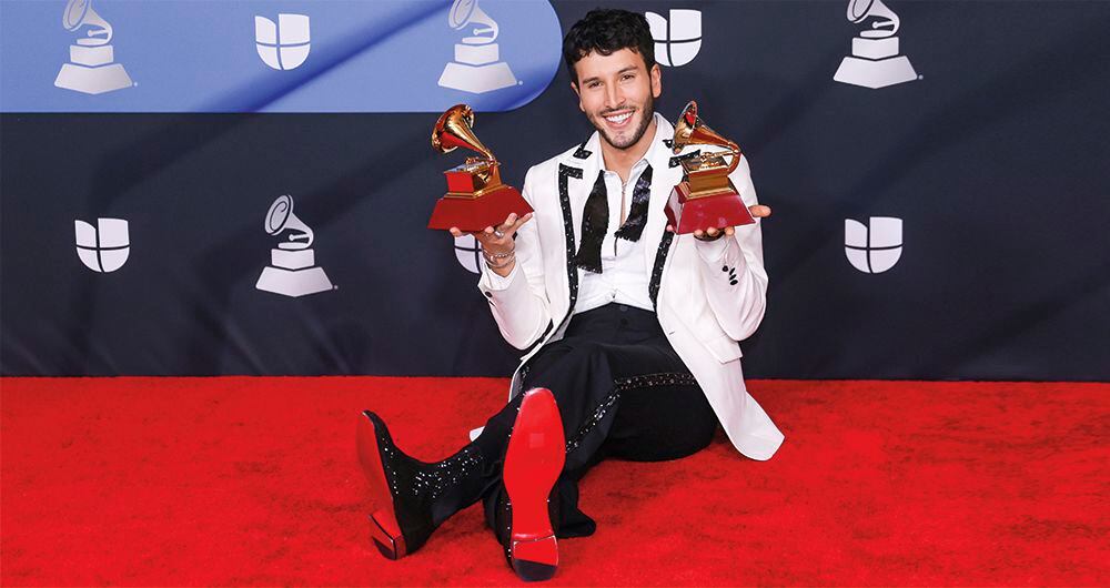 Yatra obtuvo dos Latin Grammy este año: Mejor Canción Pop por Tacones rojos y Mejor Álbum Vocal Pop por Dharma, su más reciente trabajo discográfico.