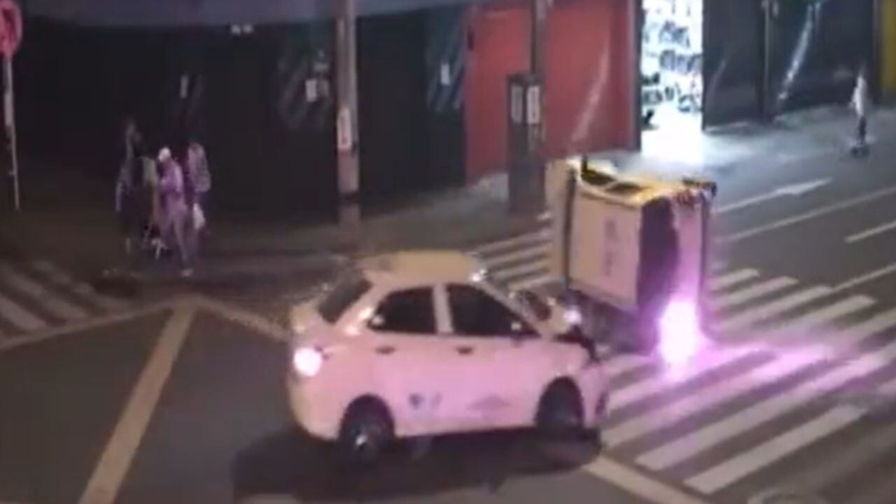 Accidente de tránsito en Medellín, conductor implicado se fugó.