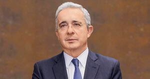 El expresidente Álvaro Uribe propone un referendo que resume las banderas del uribismo para 2022.