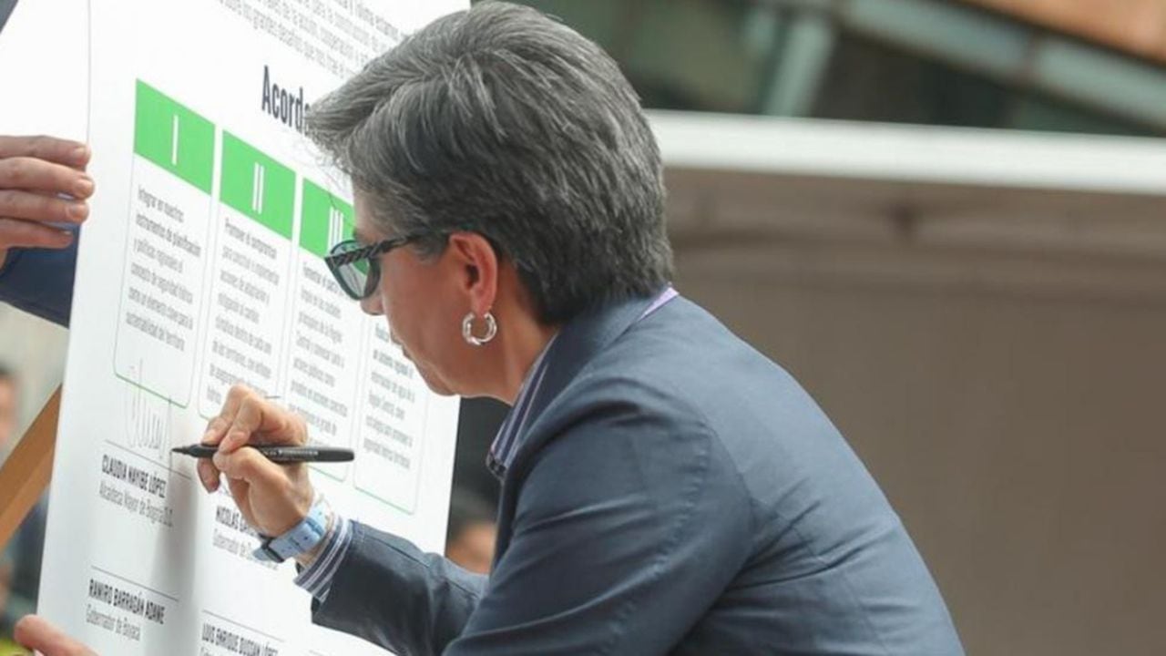 La alcaldesa Claudia López firmó junto a los gobernadores de Cundinamarca, Huila, Tolima, Meta y Boyacá, una alianza que los compromete con políticas para proteger el agua y promover la acción climática.