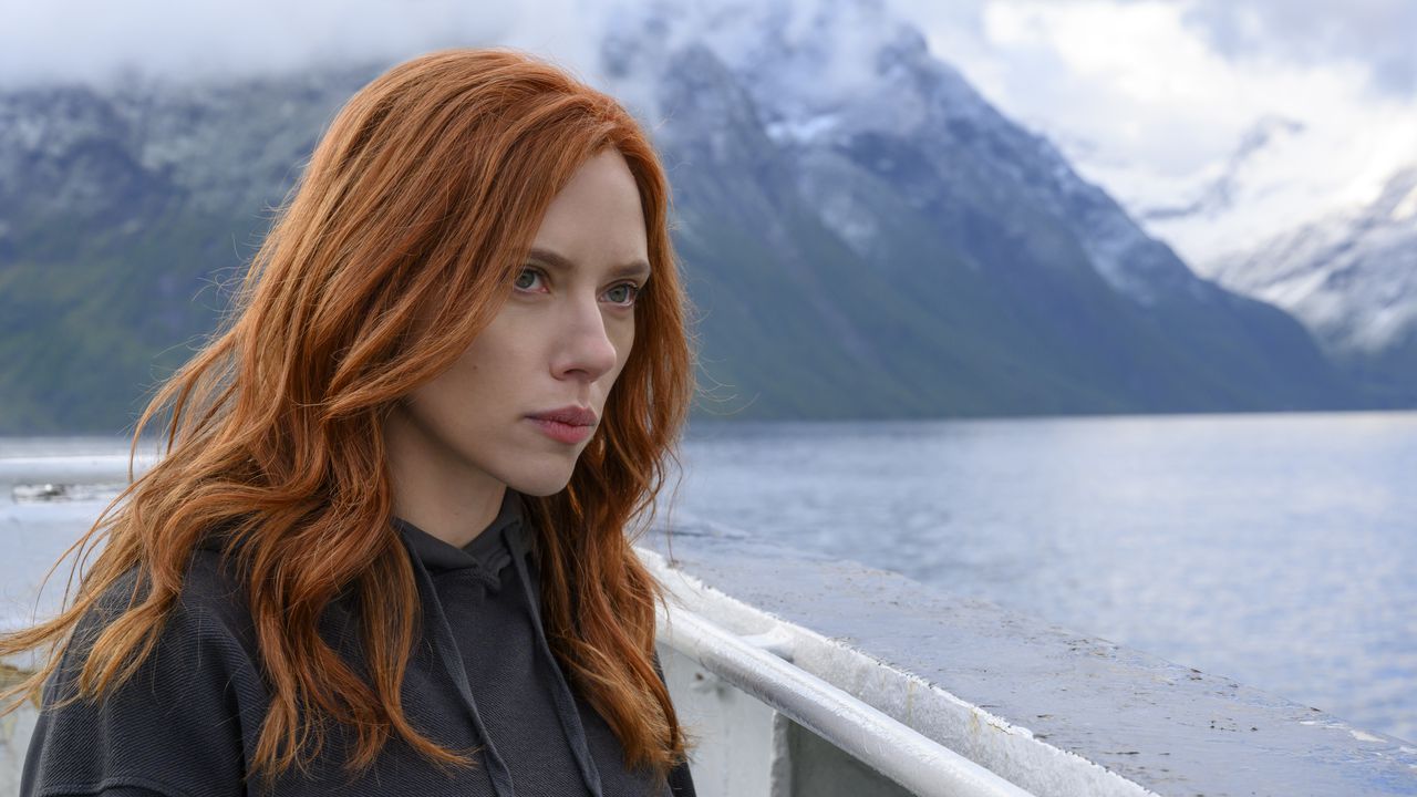 En esta imagen Scarlett Johansson en una escena de "Black Widow".