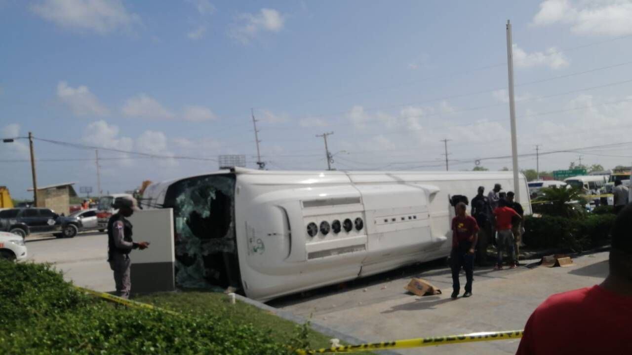 7 colombianos entre los heridos por accidente en Punta Cana.