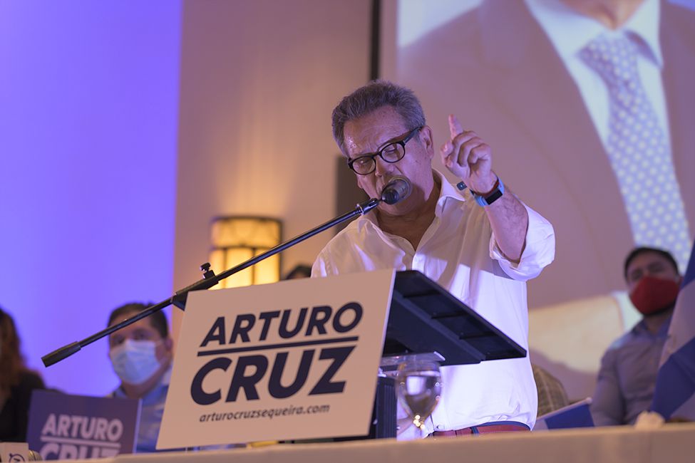 Arturo Cruz, detenido, investigado por la fiscalía por delitos de "provocación" y "conspiración" contra el país, informó el ministerio público.