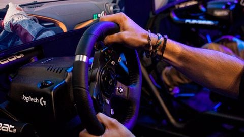 Los volantes ayudan a tener una experiencia más realista en los juegos de carreras.