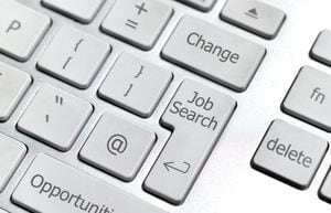 Existen varios servicios online que especializados en ayudar a las personas a encontrar empleo.
