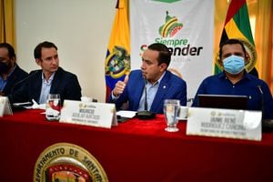 El gobernador de Santander, Mauricio Aguilar, en el marco de la Alianza por Santander