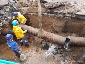 La emergencia se presentó en un edificio y afecta la prestación del servicio de agua potable en diferentes barrios