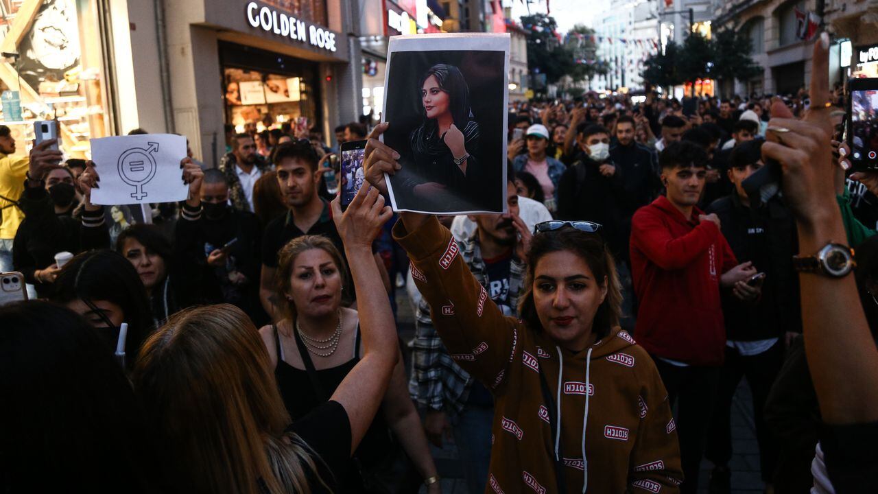 Las imágenes de protesta contra el gobierno iraní se extendió hasta países como Turquía.