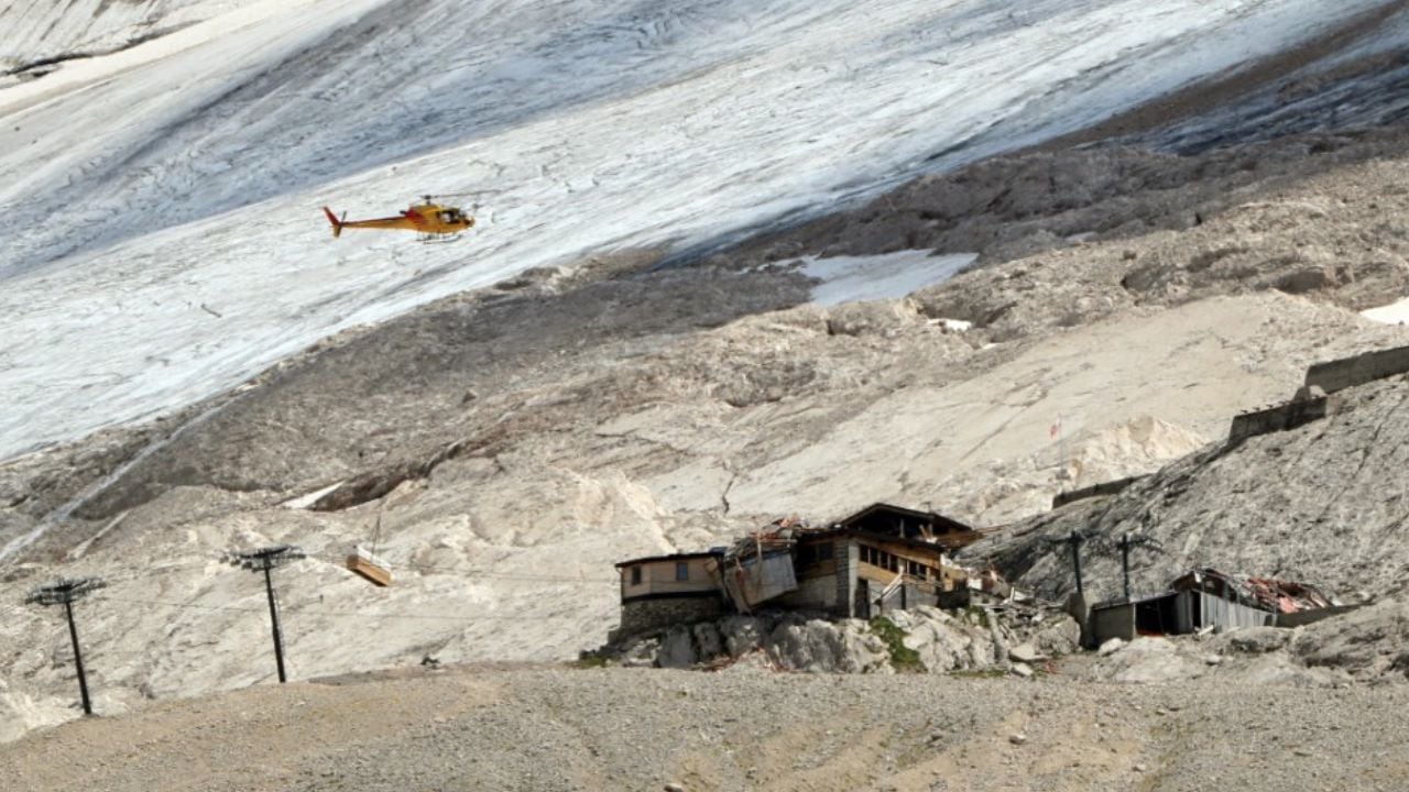 Los rescates para encontrar desaparecidos en el glaciar italiano siguen su curso