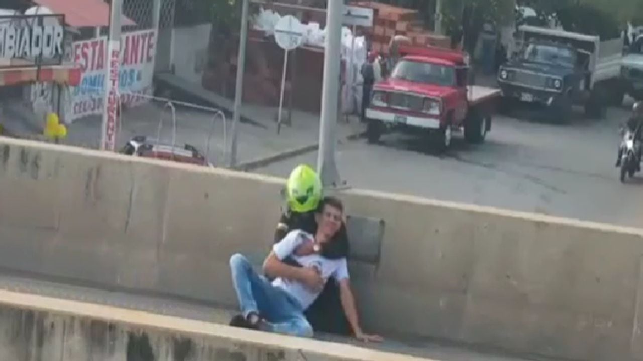 Policía evitó el suicidio de un joven en Cúcuta.