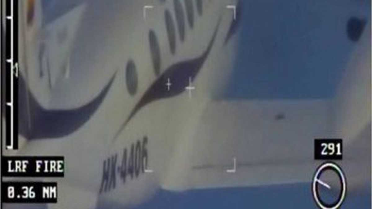 Esta es una de las imágenes de la avioneta en pleno vuelo.