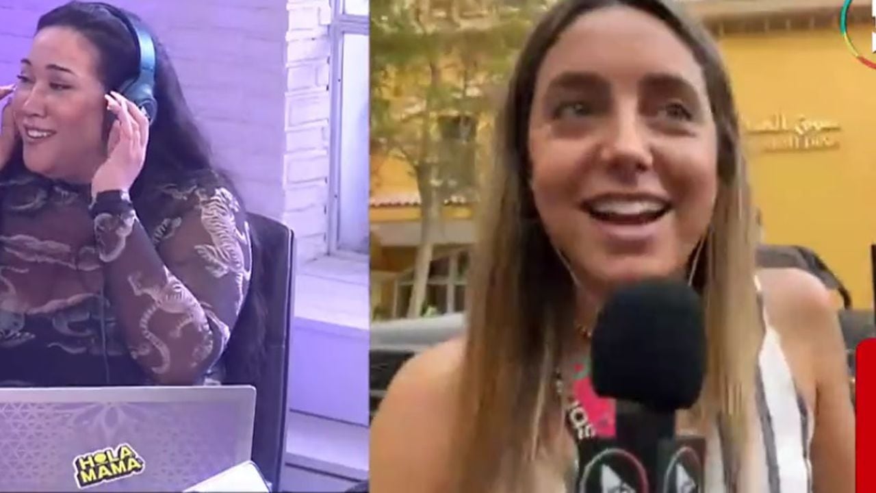 La periodista argentina Sofía Martínez enseña el obsequio de un qatarí durante una transmisión radial en vivo.