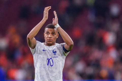 AMSTERDAM, NETHERLANDS - OCTOBER 13: Kylian Mbappe of France celebrate the win during the UEFA EURO 2024 Qualifying Round Group B match between Netherlands and France at Johan Cruijff ArenA on October 13, 2023 in Amsterdam, Netherlands (Photo by Andre Weening/ BSR Agency/ Getty Images)