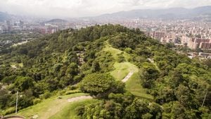 El Parque Natural Regional Metropolitano Cerro El Volador, ubicado en la comuna siete de Medellín (Robledo), aspira a convertirse en la primera área protegida, en ser parte de la lista de Áreas Protegidas y Conservadas de la UICN.