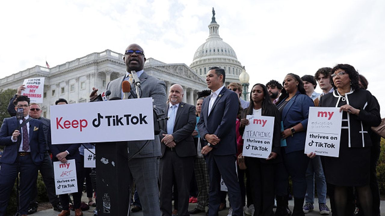 Creadores de Contenido protestan por bloqueos contra TikTok por parte del gobierno de los Estados Unidos. Foto: Getty Images.