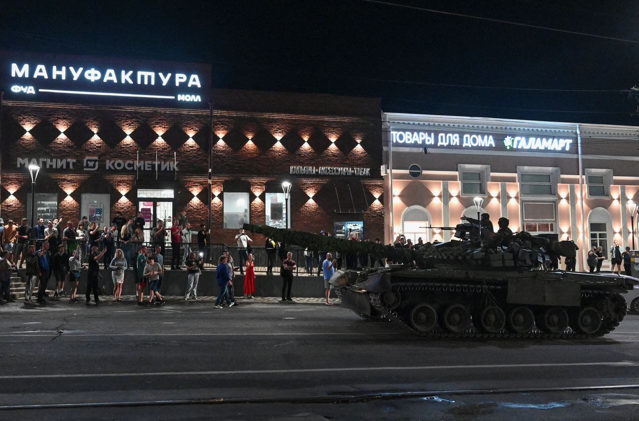 Russian Wagner fighters start pulling out of Rostov-on-Don