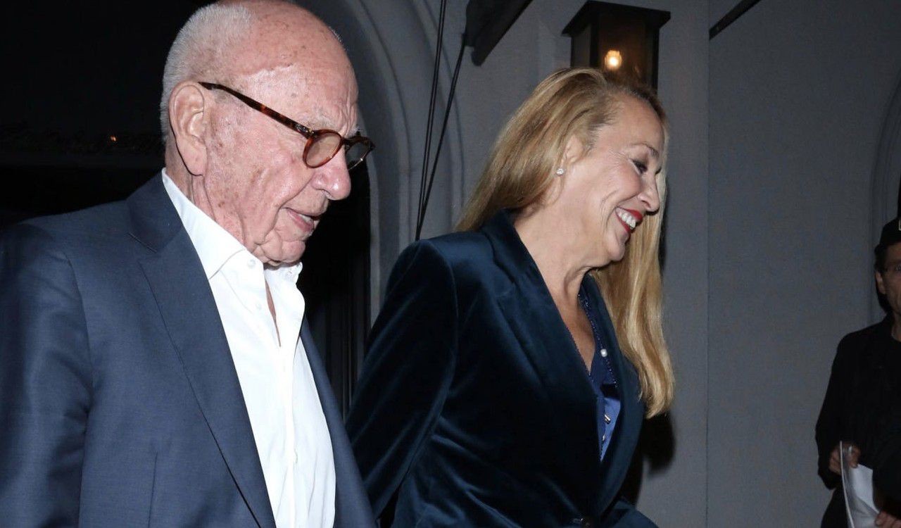 Rupert Murdoch junto a Jerry Hall, última esposa de la que se divorció en 2022