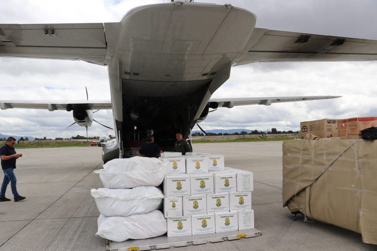 La institución dispuso de la aeronave Casa C-295 para realizar el transporte de más de 8 toneladas de ayudas humanitarias.