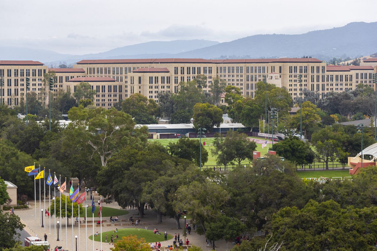 Una vista general del campus de la Universidad de Stanford vista desde el estadio de Stanford