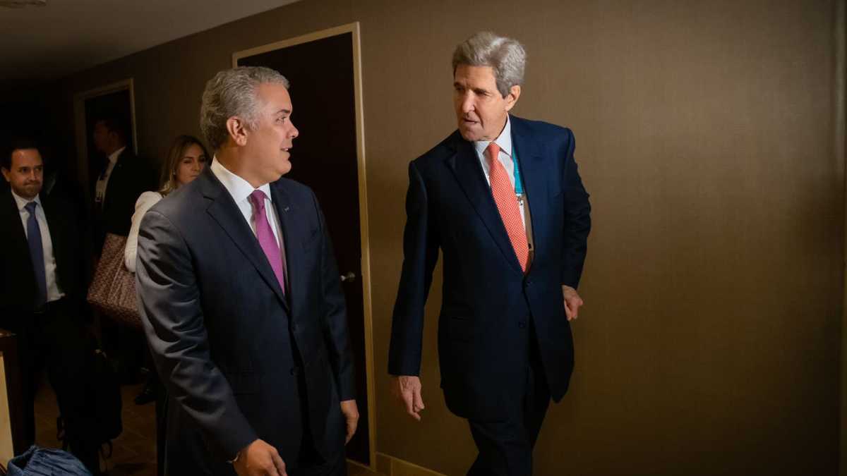 El presidente Iván Duque se reunió con el Enviado Especial para el Clima de la Casa Blanca John Kerry.