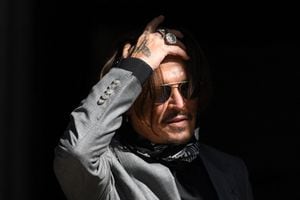 A Depp le queda aún una batalla legal por librar. El acto interpuso una demanda contra Heard por difamación en Estados Unidos.